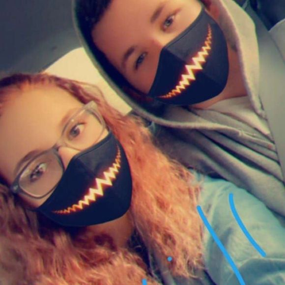 Meet your Posher, Hyladia - Picture 1 of 1